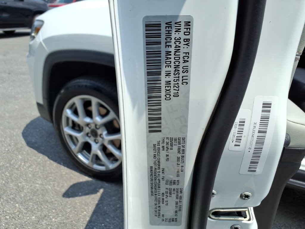 Used 2025 Jeep Compass Limited AWD/4WD image 34
