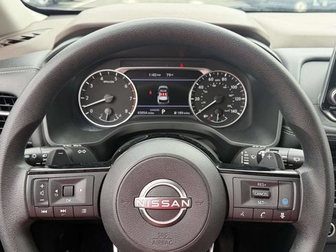 Used 2023 Nissan Rogue SV FWD image 33
