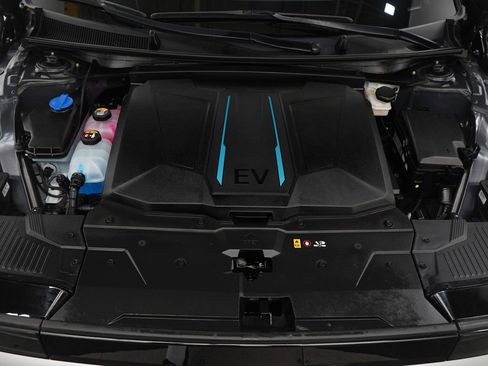 Used 2023 Hyundai Ioniq 5 SE w/ Cargo Package image 29