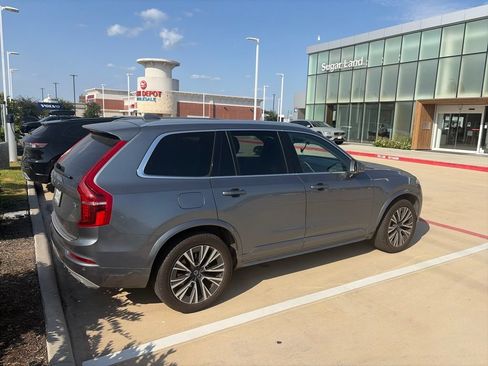 Used 2020 Volvo XC90 T6 Momentum w/ Protection Package Premier AWD/4WD image 4