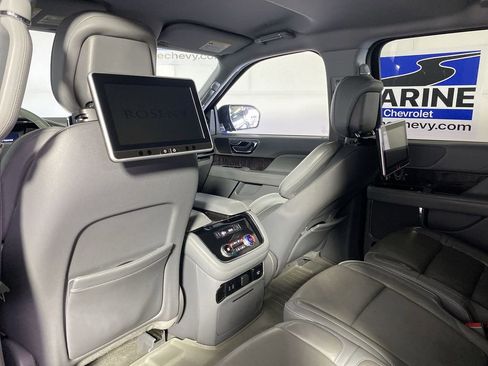 Used 2018 Lincoln Navigator Select AWD/4WD image 42