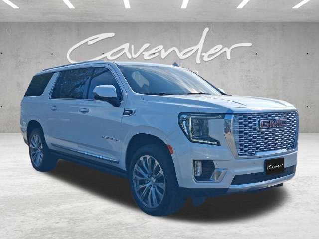 Used 2022 GMC Yukon XL Denali w/ Denali Ultimate Package AWD/4WD image 2