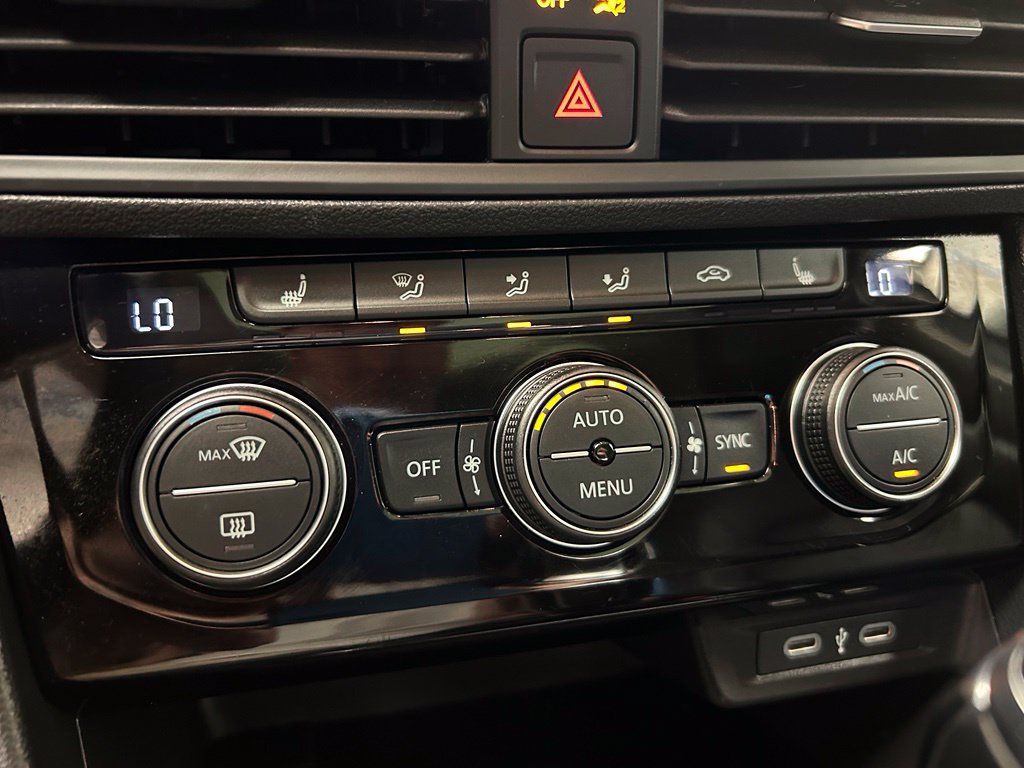 Used 2024 Volkswagen Jetta SE FWD image 15