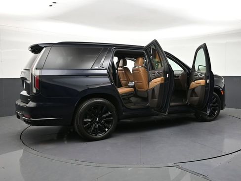 Used 2021 Cadillac Escalade Sport w/ Driver Assist Tech Package AWD/4WD image 34
