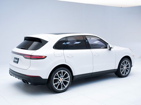 Certified 2020 Porsche Cayenne AWD/4WD image 9