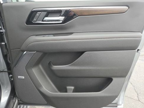 New 2026 Chevrolet Suburban High Country AWD/4WD image 33