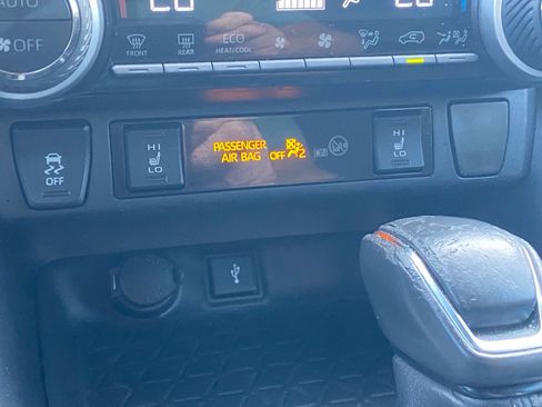 Used 2020 Toyota RAV4 XSE w/ XSE Grade Weather Package AWD/4WD image 30