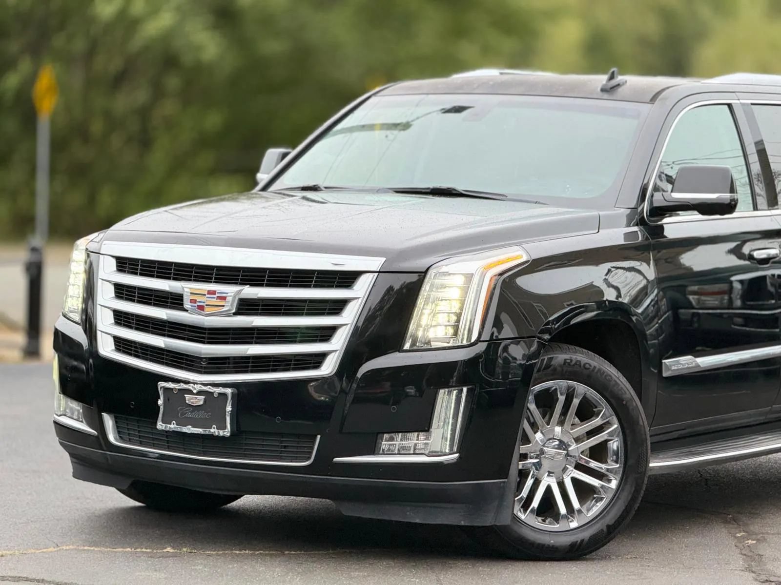 Used 2016 Cadillac Escalade ESV 2WD image 2