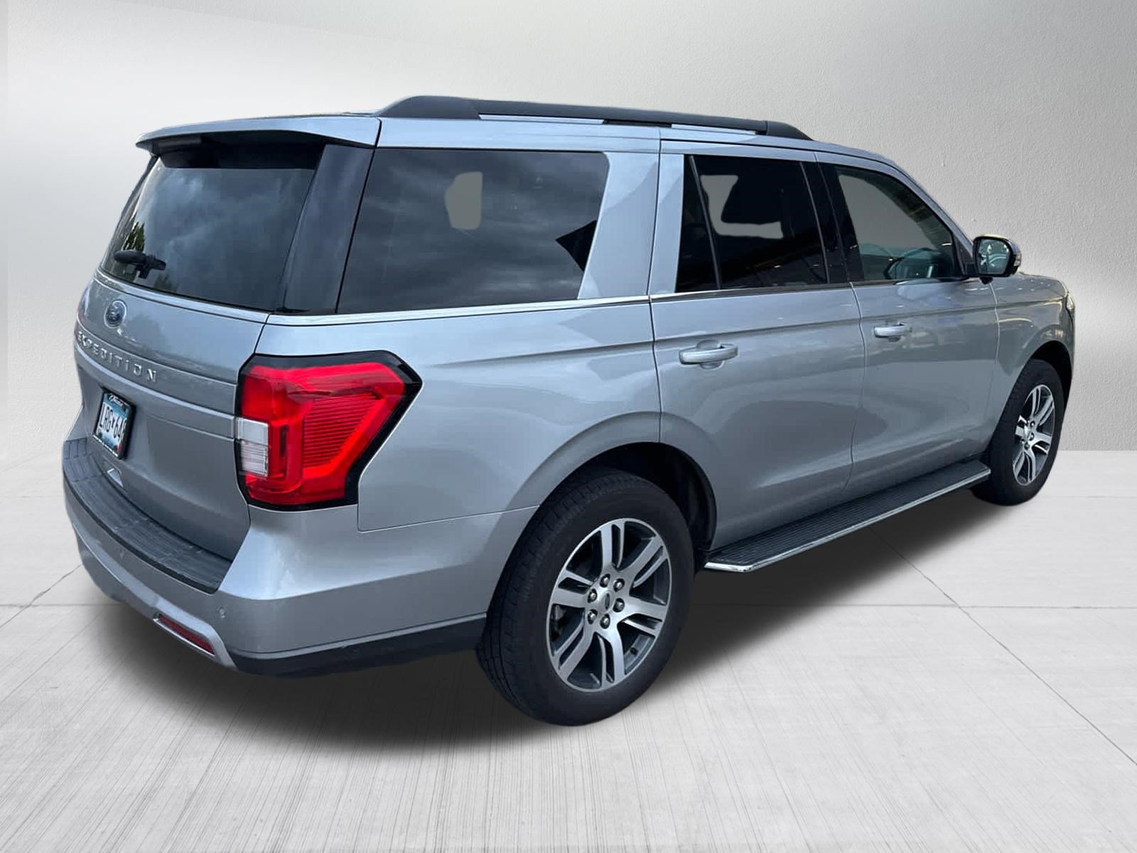 Used 2022 Ford Expedition XLT AWD/4WD image 5