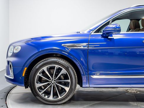 Used 2021 Bentley Bentayga w/ First Edition Specification AWD/4WD image 50