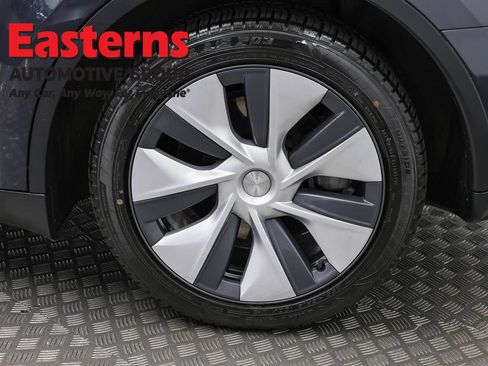 Used 2024 Tesla Model Y Long Range AWD/4WD image 26
