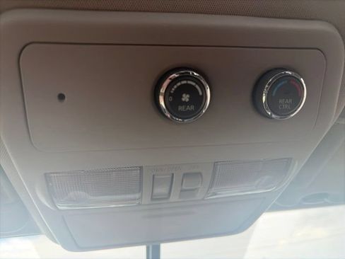 Used 2012 Nissan Pathfinder LE w/ DVD Entertainment Pkg AWD/4WD image 25