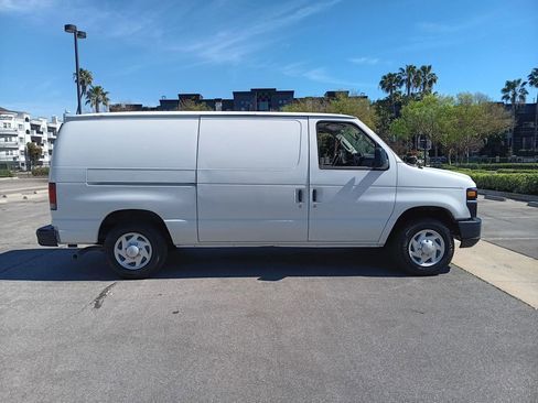 Used 2013 Ford E-150 and Econoline 150 RWD image 4