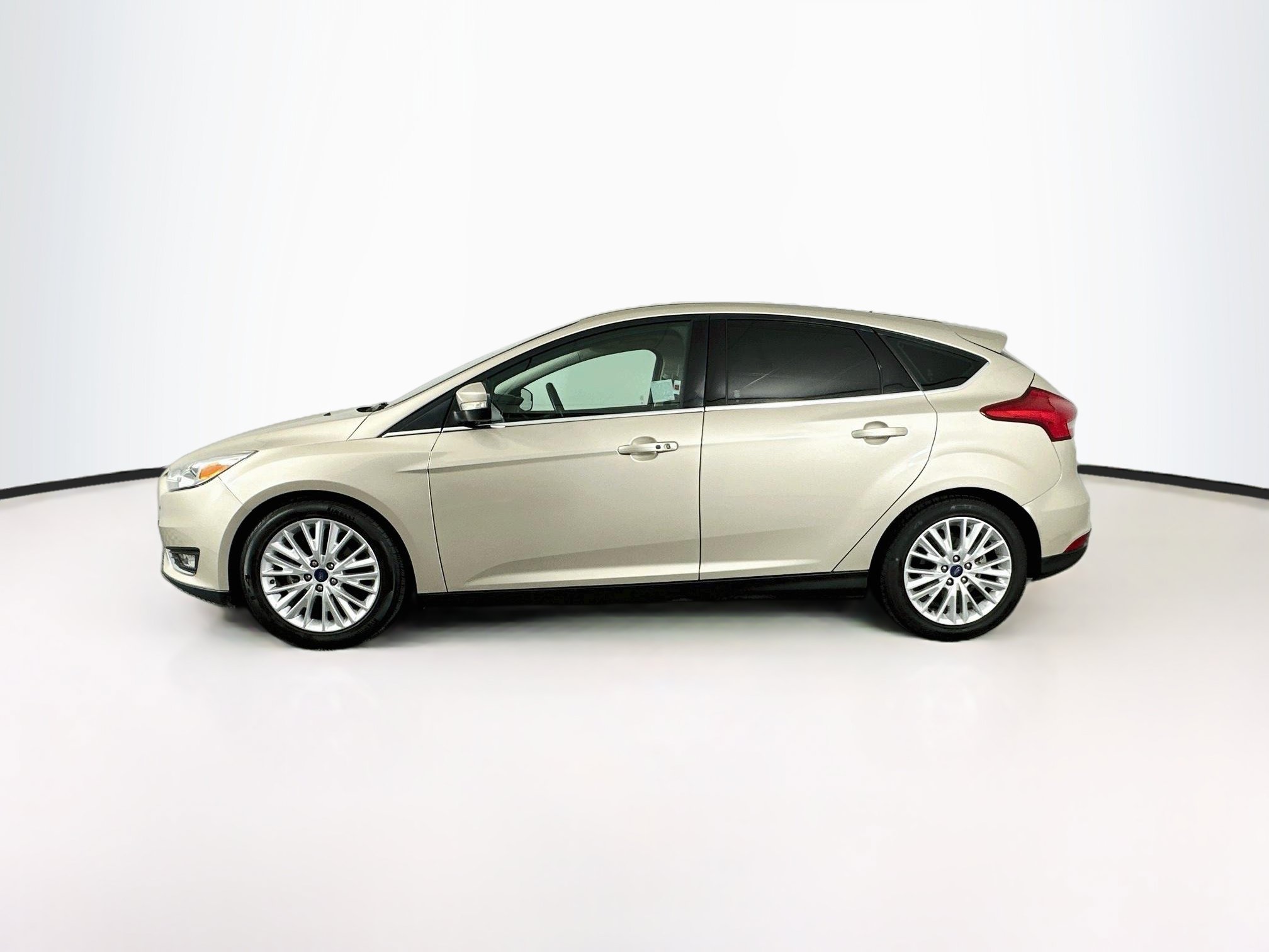 Used 2017 Ford Focus Titanium FWD image 4
