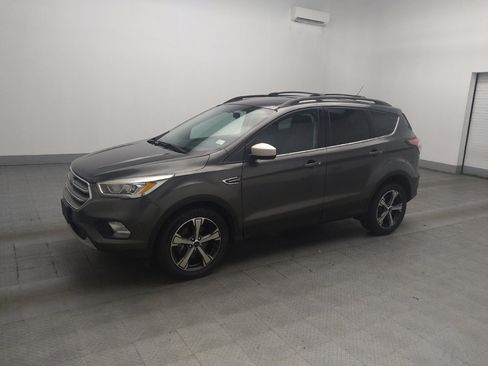 Used 2017 Ford Escape SE w/ SE Leather Comfort Package AWD/4WD image 2