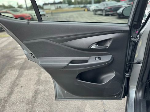 Used 2025 Buick Envista Sport Touring image 21