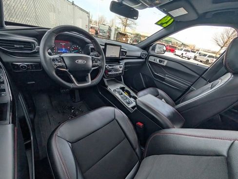 Used 2024 Ford Explorer ST-Line w/ Class IV Trailer Tow Package image 8