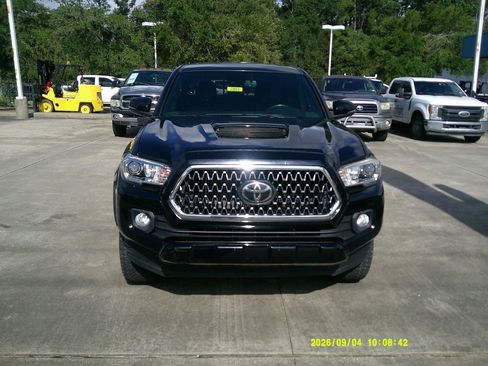 Used 2019 Toyota Tacoma TRD Sport AWD/4WD image 6