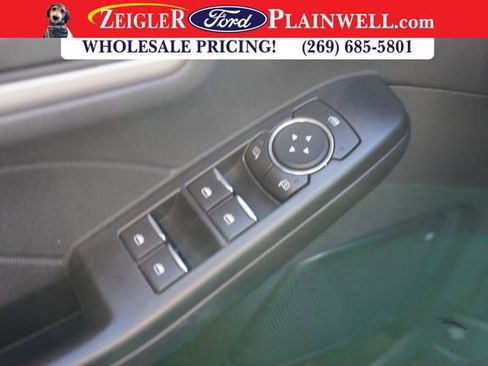 Used 2022 Ford Escape SE image 28