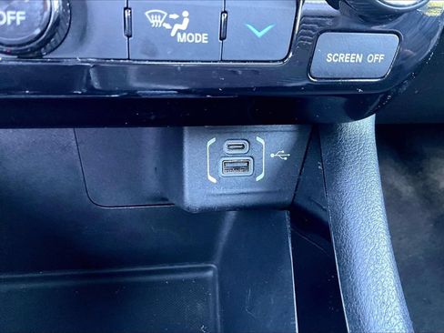 Used 2025 Jeep Compass Limited AWD/4WD image 15