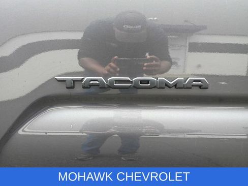 Used 2023 Toyota Tacoma SR5 w/ Technology Package AWD/4WD image 31
