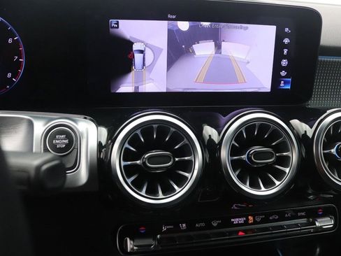 Certified 2022 Mercedes-Benz GLB 250 image 16