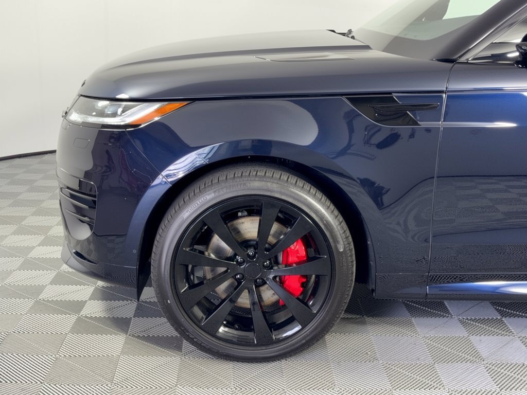 New 2027 Land Rover Range Rover Sport Dynamic SE AWD/4WD image 13