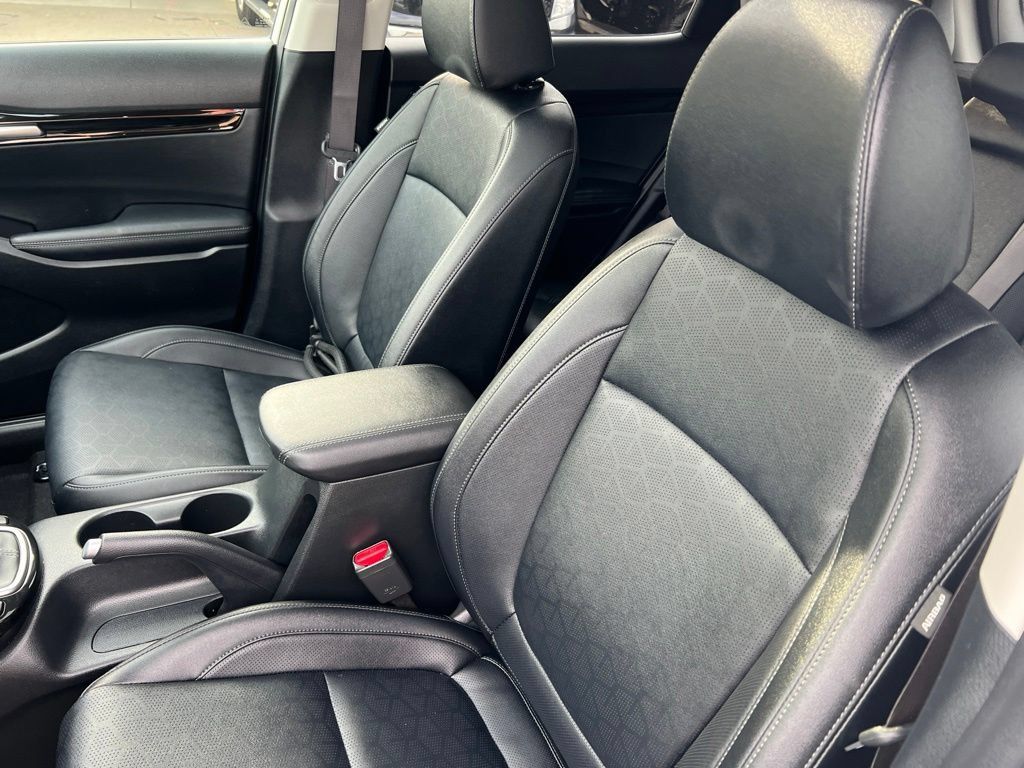 Certified 2025 Kia Seltos EX w/ EX Sunroof Package AWD/4WD image 5