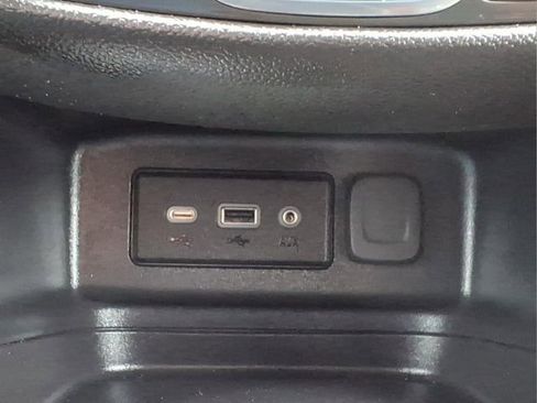 Used 2023 Chevrolet Equinox LT image 21