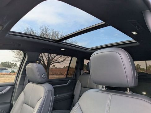 Used 2024 GMC Acadia Elevation w/ Black Edition image 18