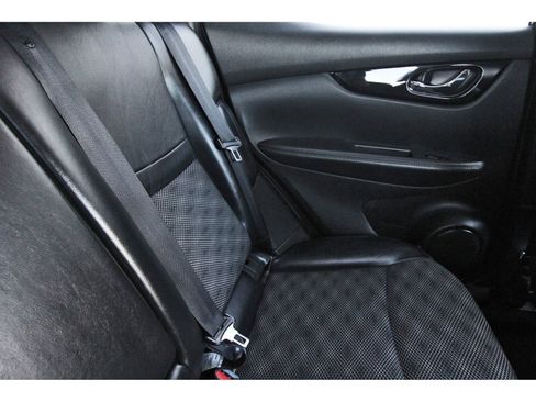 Used 2022 Nissan Rogue Sport SV w/ Technology Package image 15