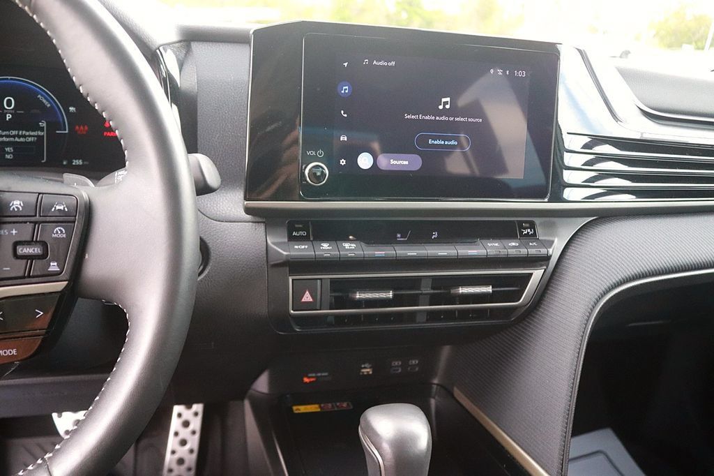 Used 2025 Toyota Camry SE FWD image 18
