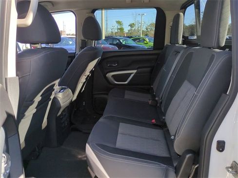 Used 2021 Nissan Titan SV w/ SV Convenience Package image 14