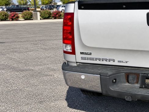 Used 2008 GMC Sierra 1500 SLT w/ All-Terrain Package RWD image 18
