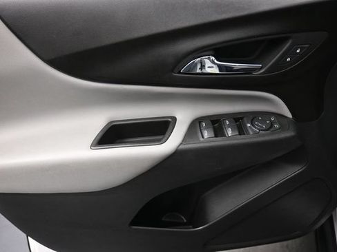 Used 2021 Chevrolet Equinox LS w/ LS Convenience Package FWD image 7