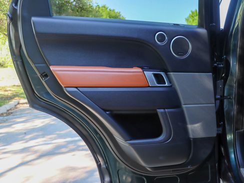 Used 2016 Land Rover Range Rover Sport Supercharged image 12