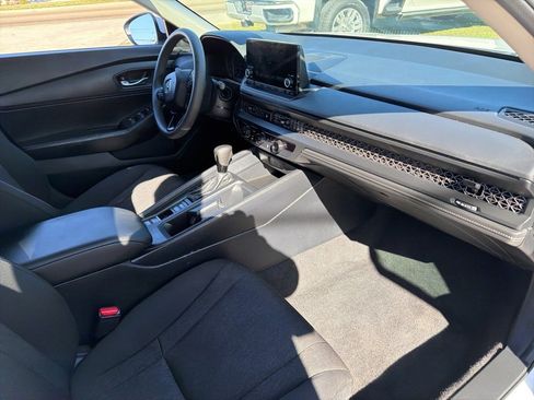 Used 2025 Honda Accord LX image 17