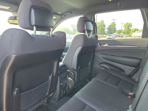 Used 2021 Jeep Grand Cherokee Freedom Edition AWD/4WD image 14