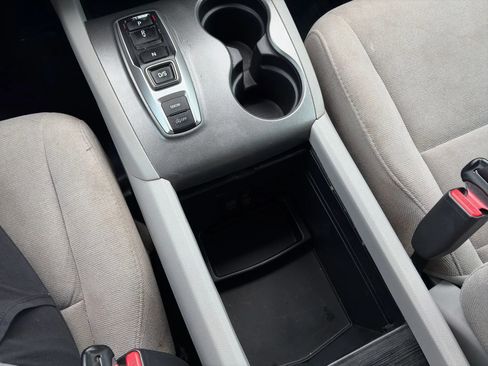 Used 2021 Honda Pilot EX image 16