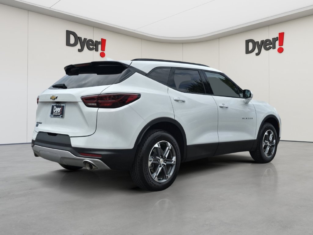 Used 2024 Chevrolet Blazer LT w/ Convenience Package FWD image 3