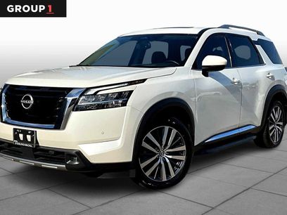 Certified 2022 Nissan Pathfinder Platinum w/ Lighting Package (N93)