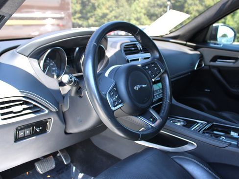 Used 2020 Jaguar F-PACE S image 14