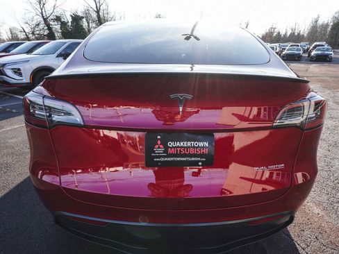 Used 2024 Tesla Model Y Performance image 5