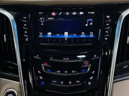Used 2019 Cadillac Escalade Platinum AWD/4WD image 26