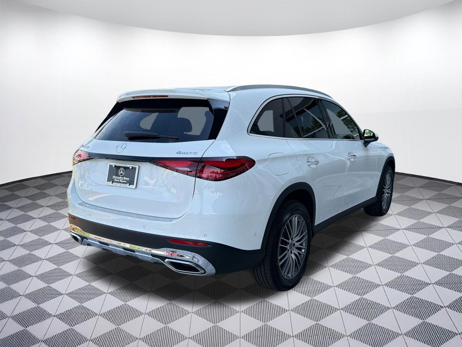 Used 2026 Mercedes-Benz GLC 300 4MATIC image 9
