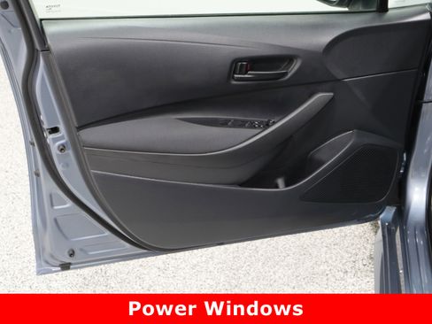 Used 2025 Toyota Corolla LE image 12