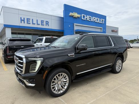 Used 2025 GMC Yukon XL Elevation AWD/4WD image 3