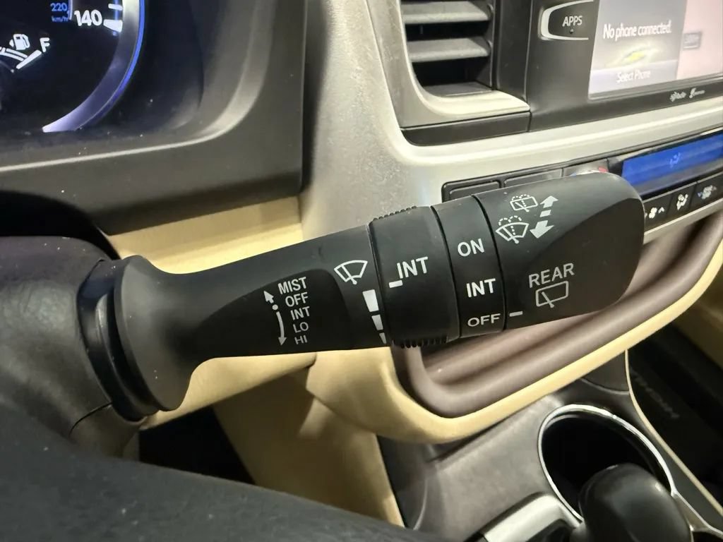 Used 2015 Toyota Highlander XLE AWD/4WD image 17