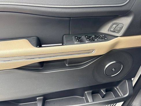 Used 2024 Ford Expedition Max Limited image 20