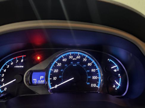 Used 2013 Toyota Sienna XLE image 39